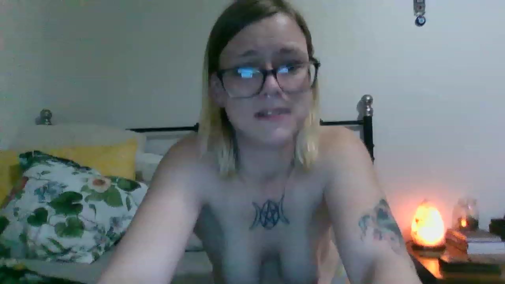 Gallery image thumbnail from Sungazing7383's myfreecams stream on, 02/13/2023, 24:30 image 4 of 20
