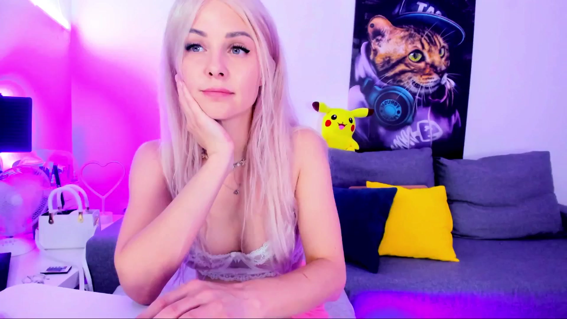 Gallery image thumbnail from Sunny222's myfreecams stream on, 07/15/2025, 06:22 image 16 of 20