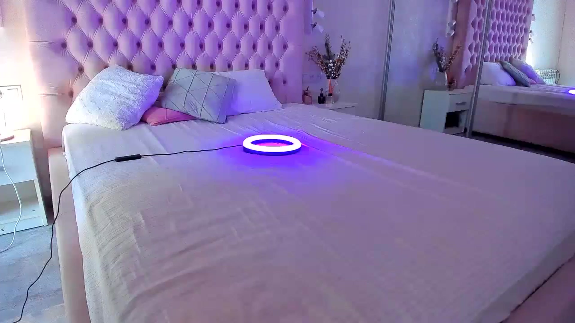 Gallery image thumbnail from SunnyGirl___'s myfreecams stream on, 04/12/2024, 07:35 image 15 of 20