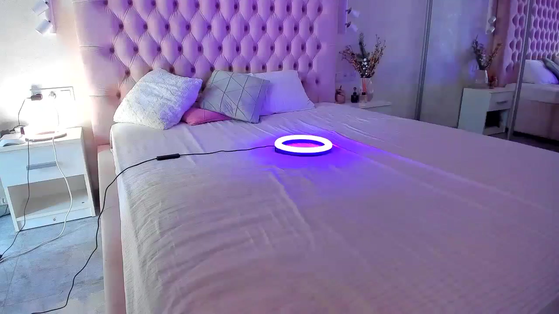 Gallery image thumbnail from SunnyGirl___'s myfreecams stream on, 04/12/2024, 07:35 image 11 of 20