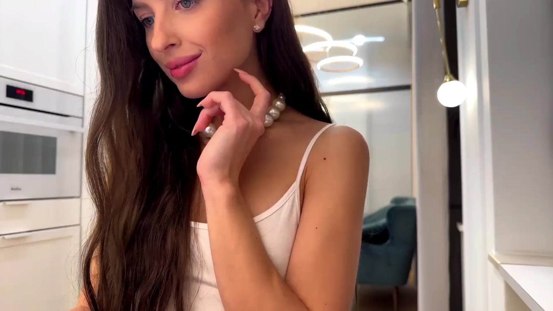 Gallery image thumbnail from SunnyLuxe's myfreecams stream on, 11/29/2024, 21:46 image 15 of 20