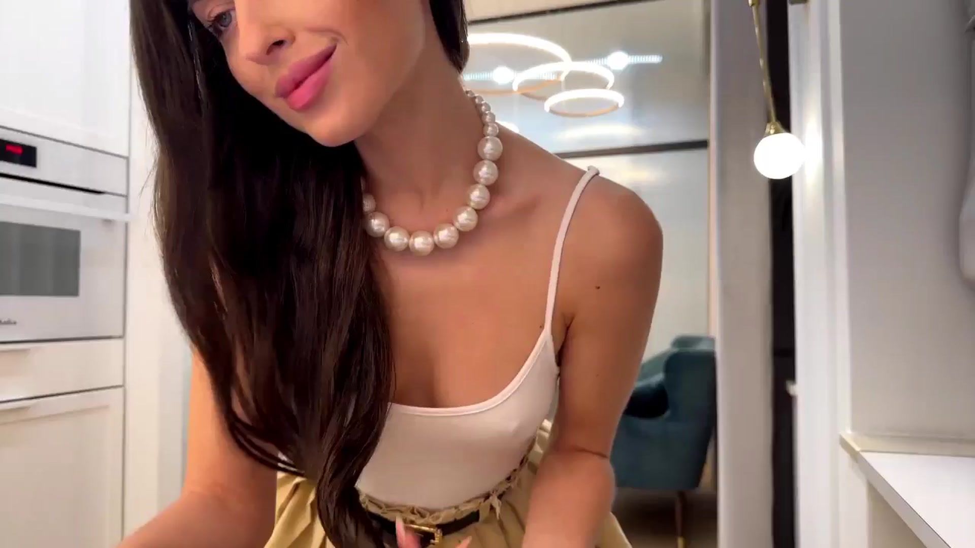 Gallery image thumbnail from SunnyLuxe's myfreecams stream on, 11/29/2024, 22:34 image 12 of 20