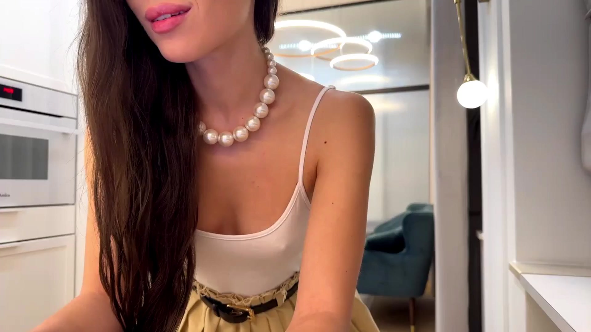 Gallery image thumbnail from SunnyLuxe's myfreecams stream on, 11/29/2024, 22:34 image 13 of 20