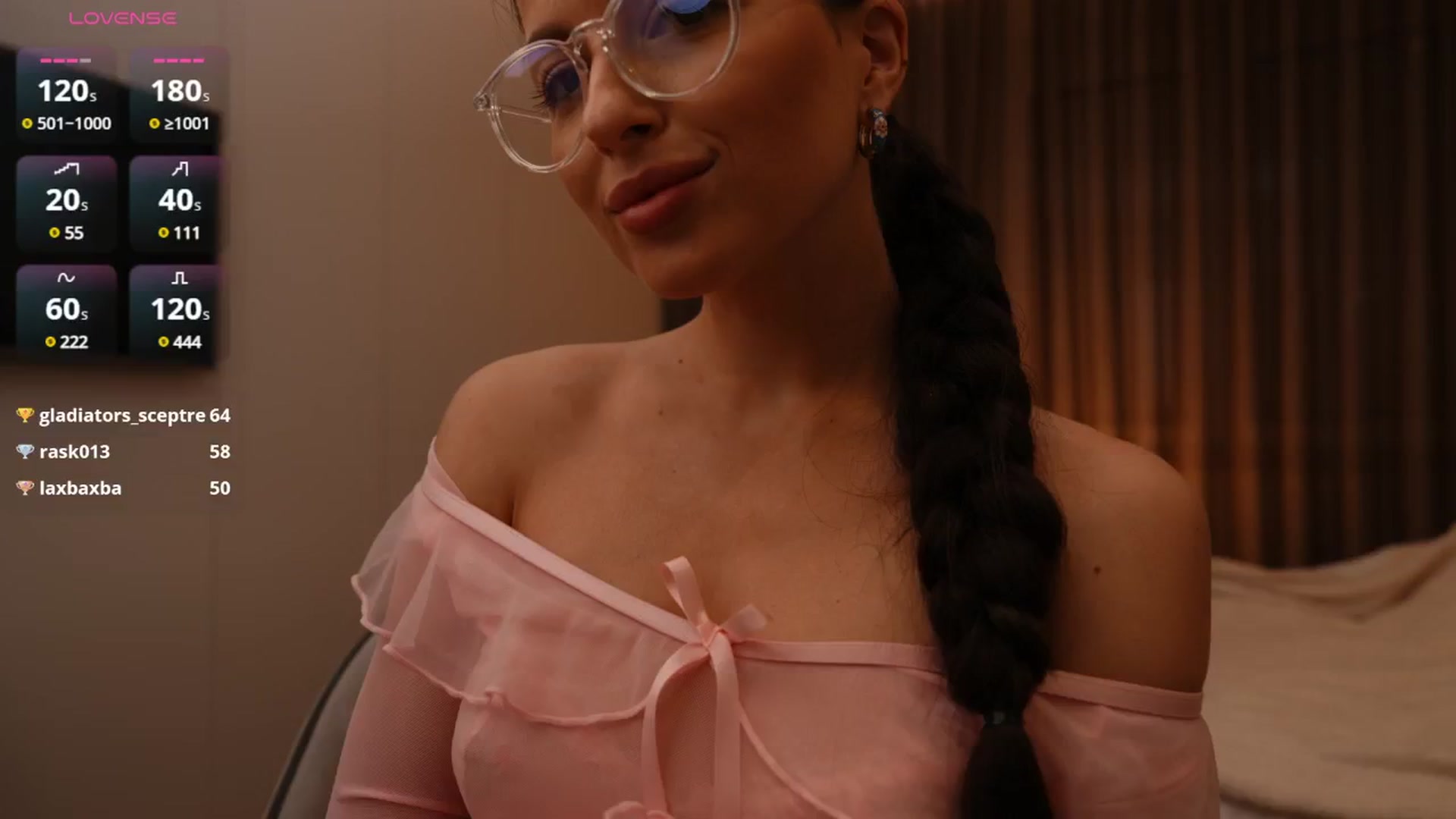 Gallery image thumbnail from SunnyLuxe's myfreecams stream on, 12/31/2024, 24:33 image 14 of 20