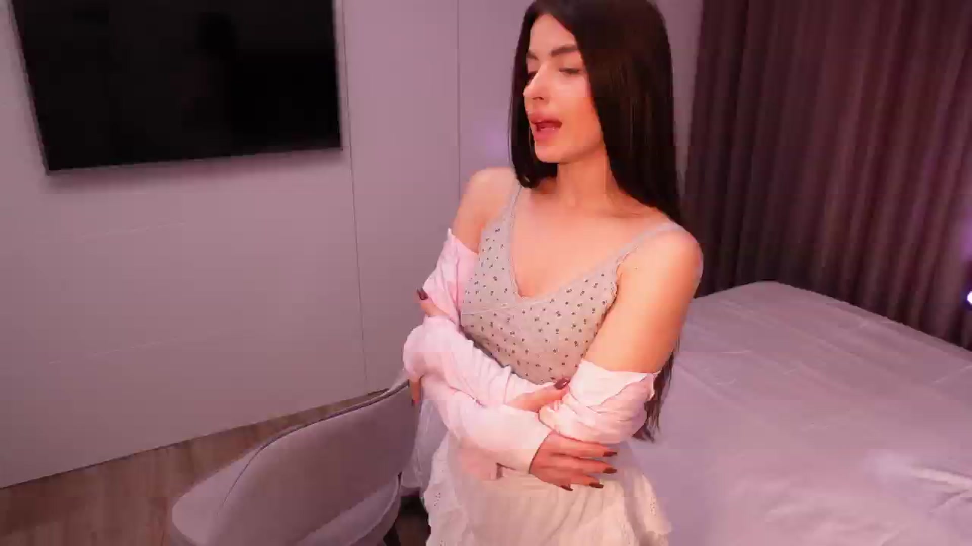Gallery image thumbnail from SunnyLuxe's myfreecams stream on, 03/29/2025, 22:55 image 14 of 20