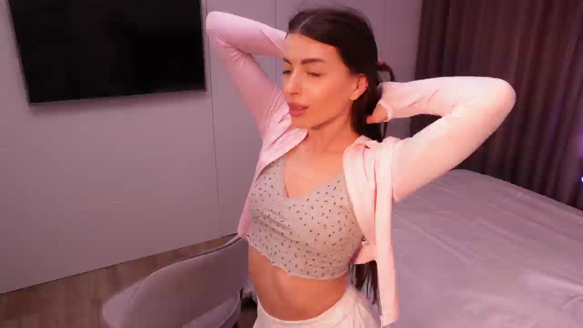 Gallery image thumbnail from SunnyLuxe's myfreecams stream on, 03/29/2025, 22:55 image 2 of 20