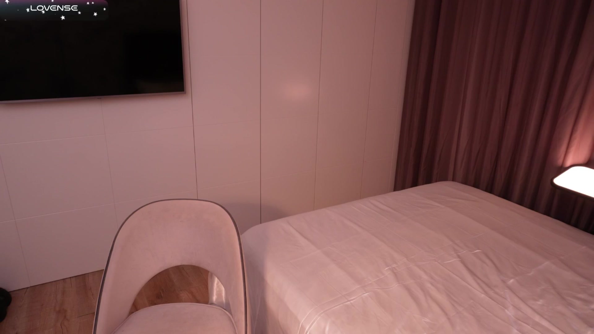 Gallery image thumbnail from SunnyLuxe's myfreecams stream on, 04/03/2025, 20:46 image 4 of 20