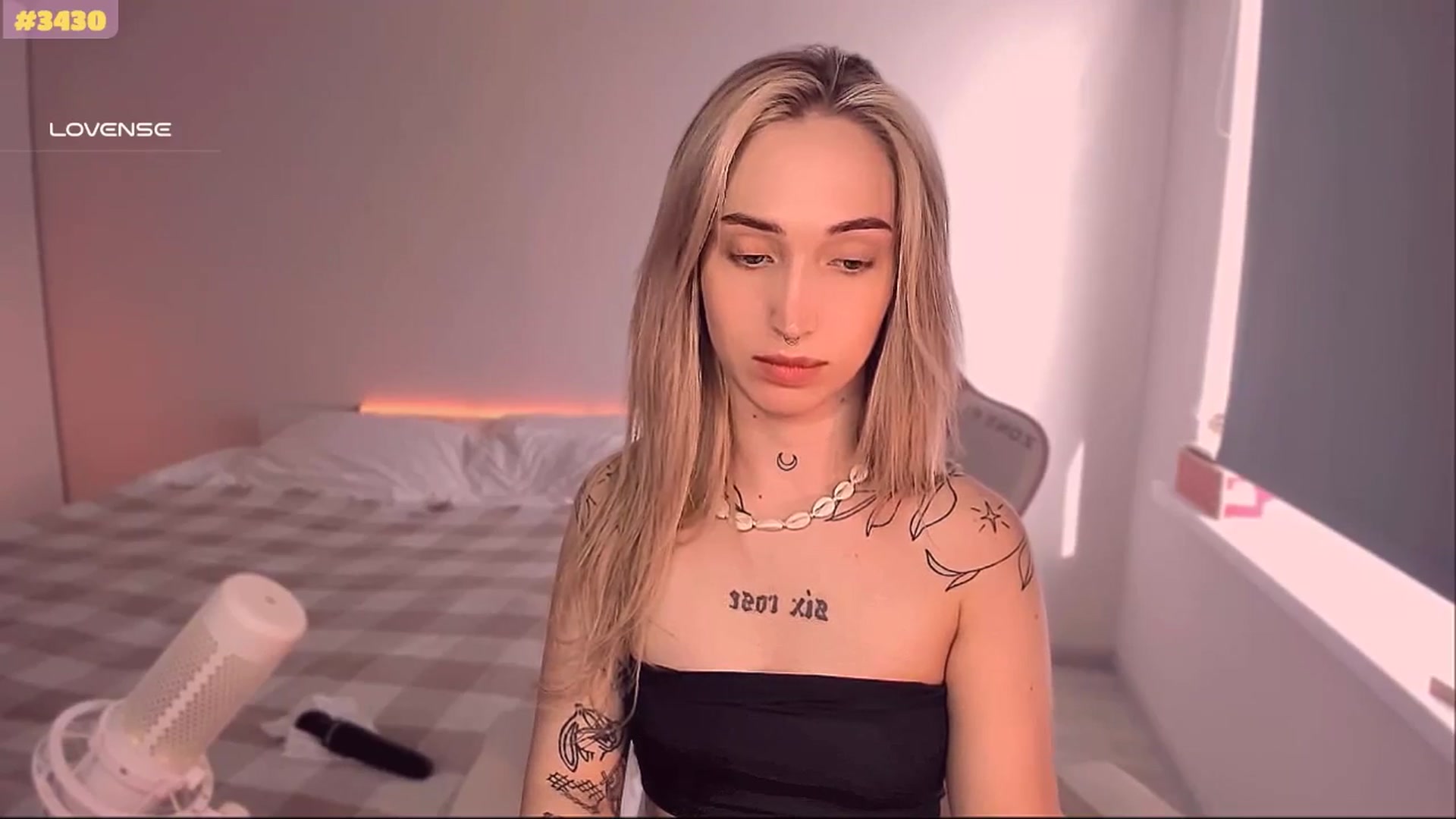 Gallery image thumbnail from Sunny_BDAY's myfreecams stream on, 05/05/2025, 09:09 image 17 of 20