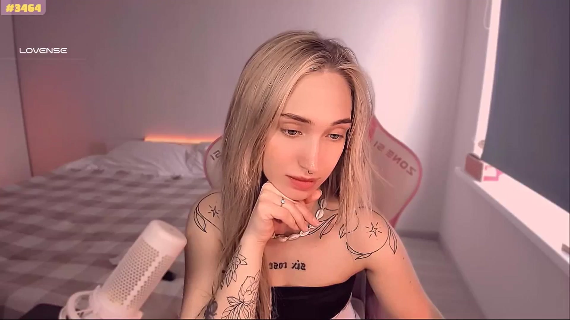 Gallery image thumbnail from Sunny_BDAY's myfreecams stream on, 05/05/2025, 09:09 image 13 of 20