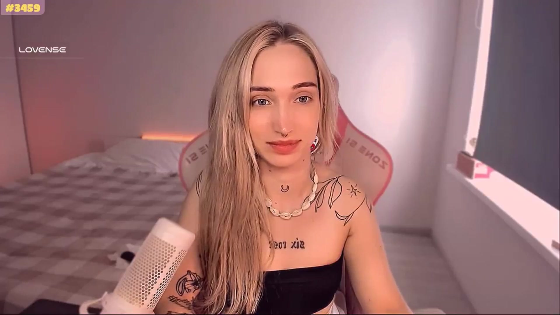 Gallery image thumbnail from Sunny_BDAY's myfreecams stream on, 05/05/2025, 09:09 image 8 of 20
