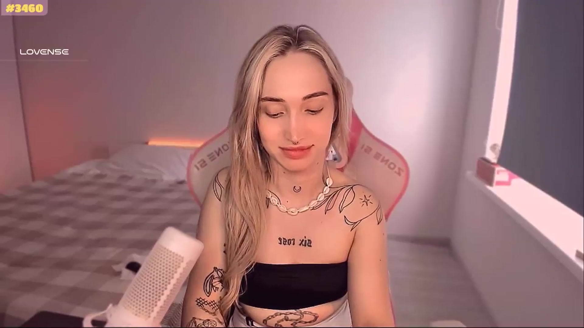 Gallery image thumbnail from Sunny_BDAY's myfreecams stream on, 05/05/2025, 09:09 image 9 of 20