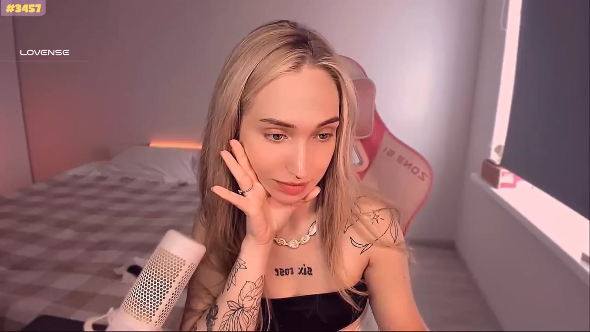 Gallery image thumbnail from Sunny_BDAY's myfreecams stream on, 05/05/2025, 09:09 image 6 of 20