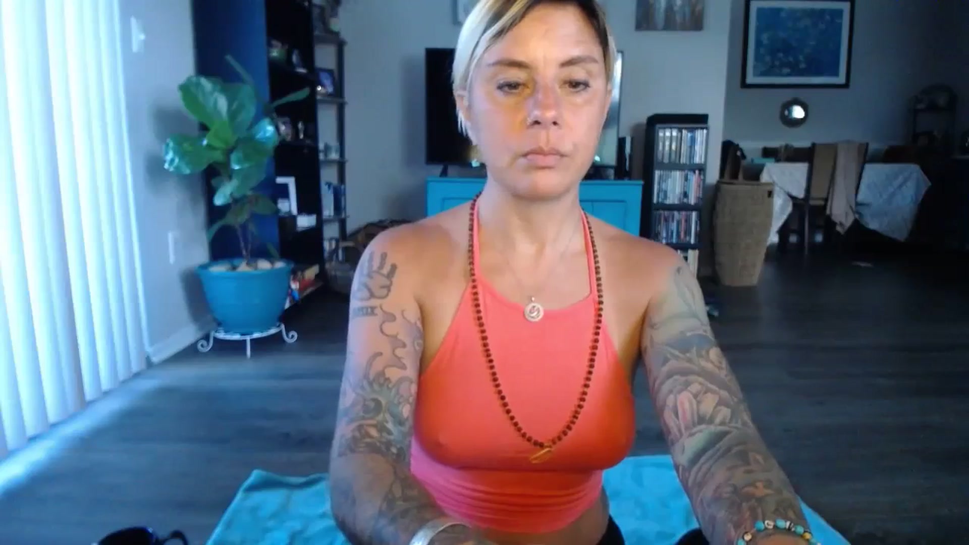 Gallery image thumbnail from Sunny_Charms's myfreecams stream on, 09/13/2023, 14:28 image 8 of 20