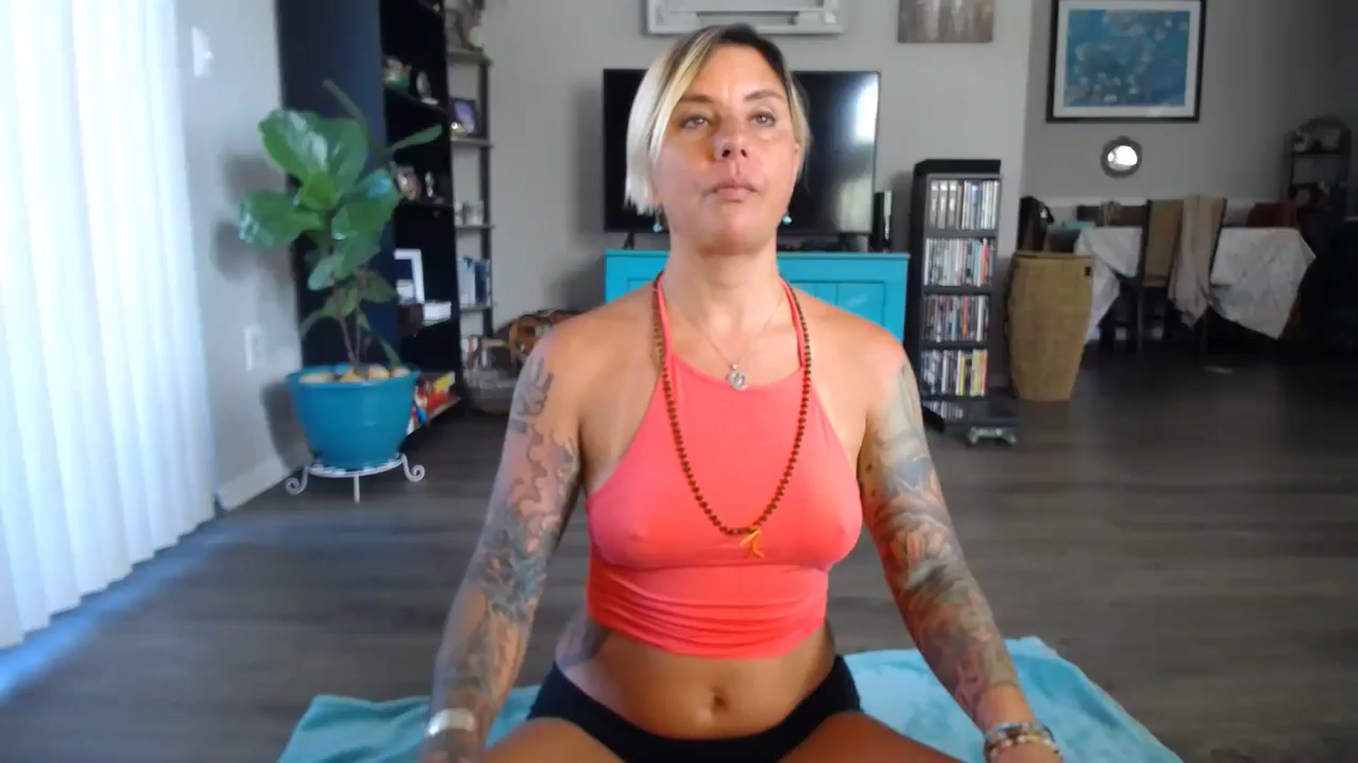 Gallery image thumbnail from Sunny_Charms's myfreecams stream on, 09/13/2023, 14:28 image 18 of 20