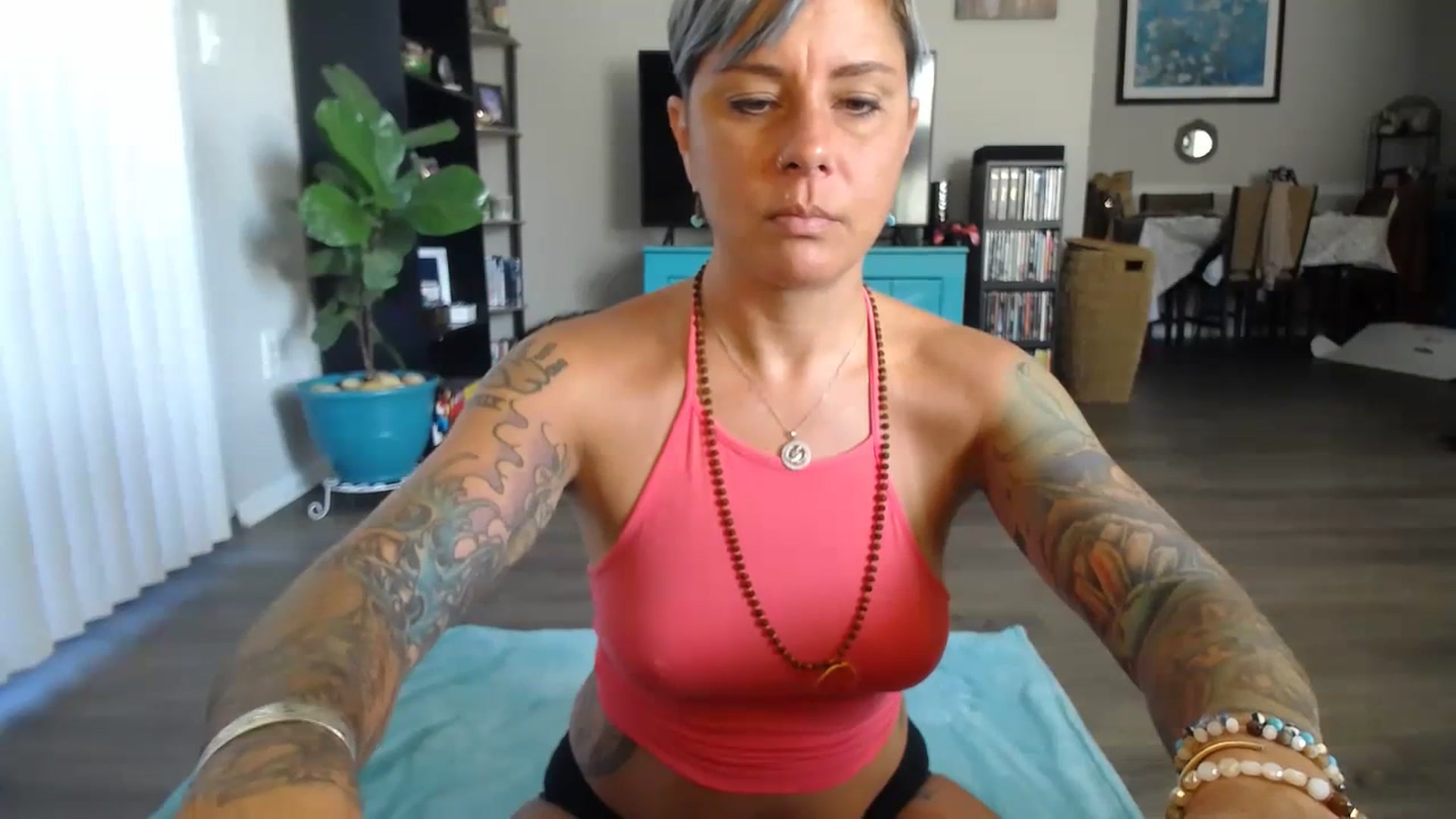 Gallery image thumbnail from Sunny_Charms's myfreecams stream on, 09/25/2023, 15:21 image 15 of 20
