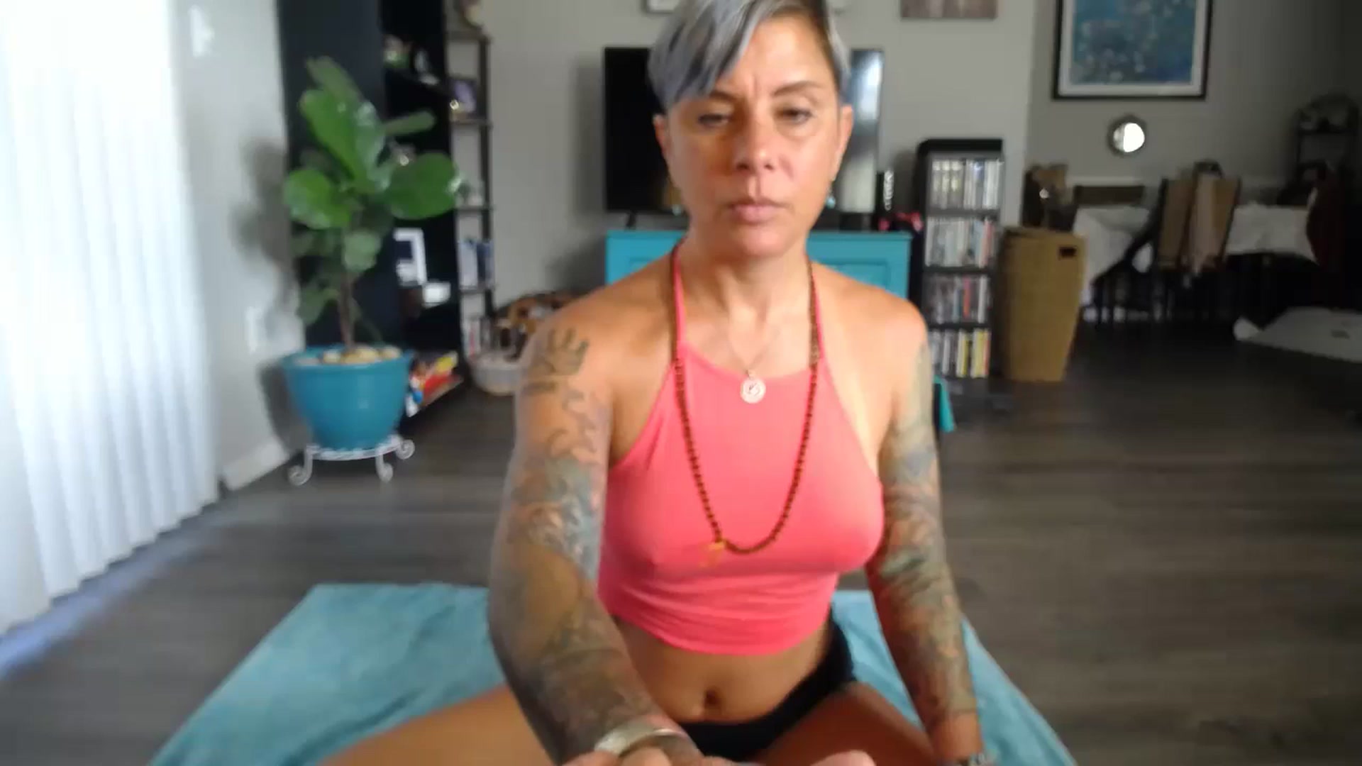 Gallery image thumbnail from Sunny_Charms's myfreecams stream on, 09/25/2023, 15:21 image 9 of 20