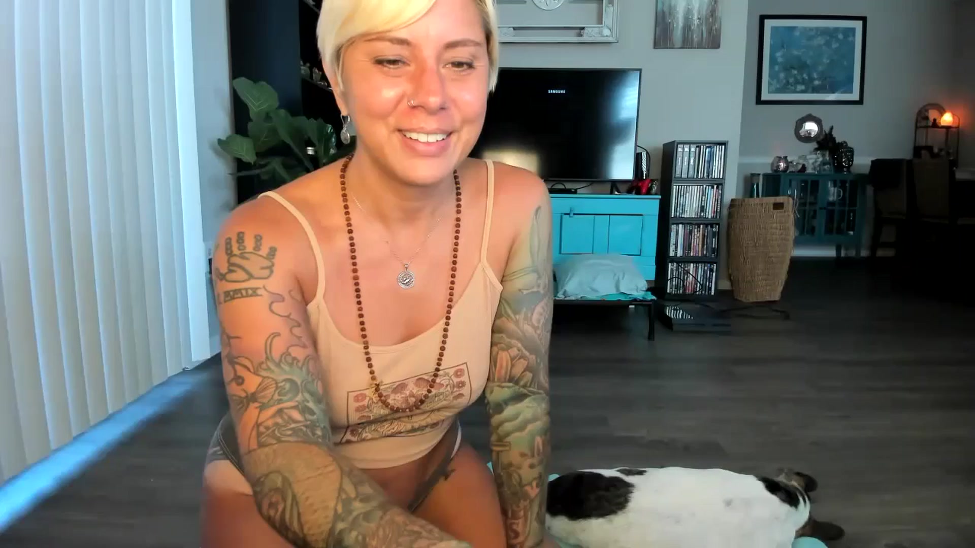 Gallery image thumbnail from Sunny_Charms's myfreecams stream on, 08/13/2024, 15:16 image 16 of 20