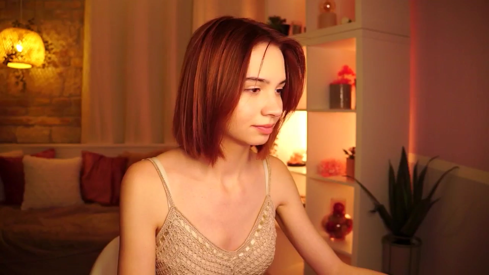 Gallery image thumbnail from Sunny_Honeey's myfreecams stream on, 06/25/2025, 09:10 image 13 of 20