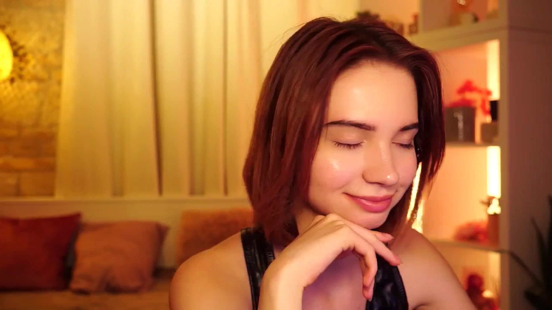Gallery image thumbnail from Sunny_Honeey's myfreecams stream on, 07/20/2025, 17:04 image 6 of 20
