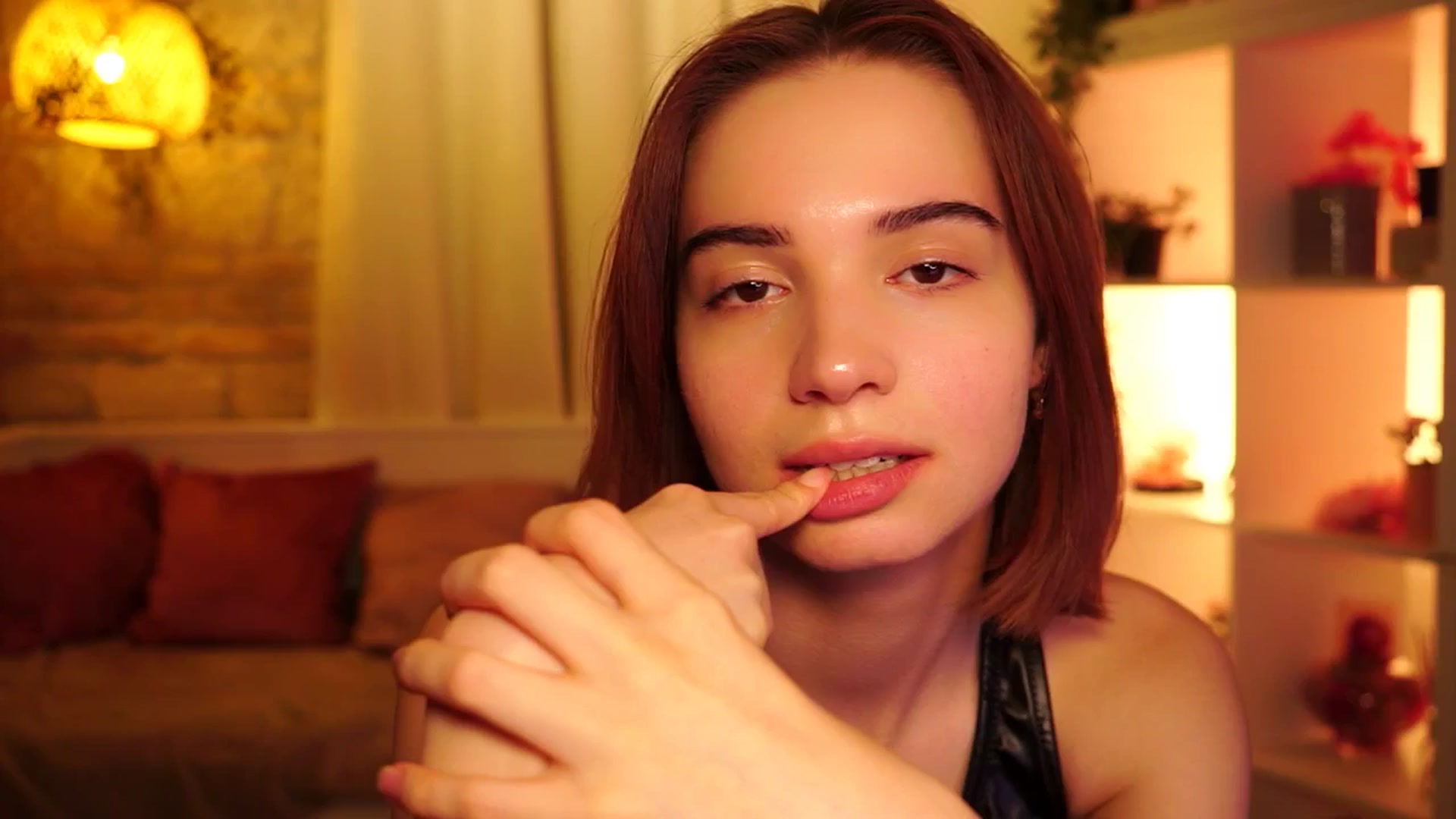 Gallery image thumbnail from Sunny_Honeey's myfreecams stream on, 07/20/2025, 19:23 image 10 of 20