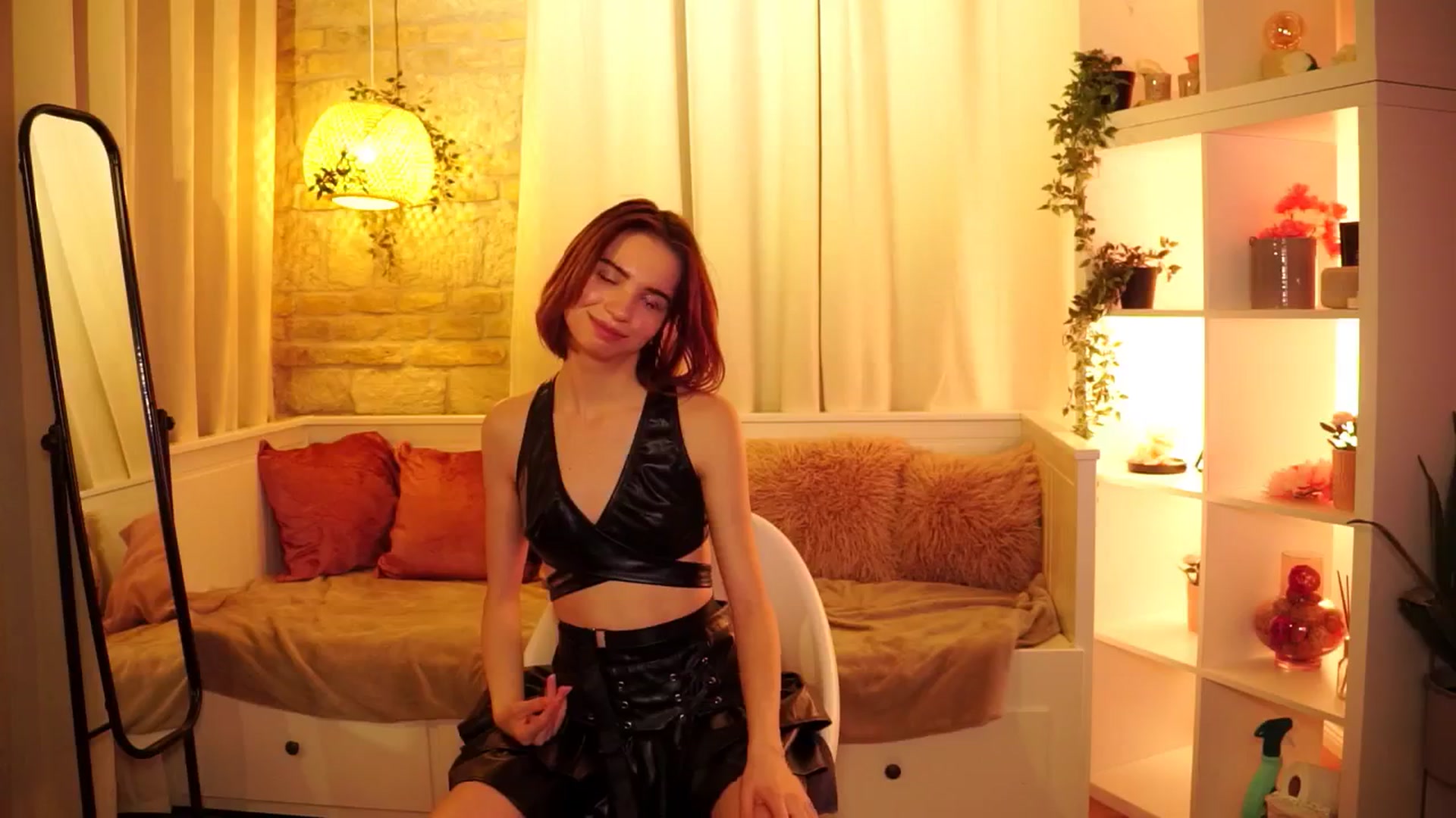 Gallery image thumbnail from Sunny_Honeey's myfreecams stream on, 07/20/2025, 19:23 image 8 of 20