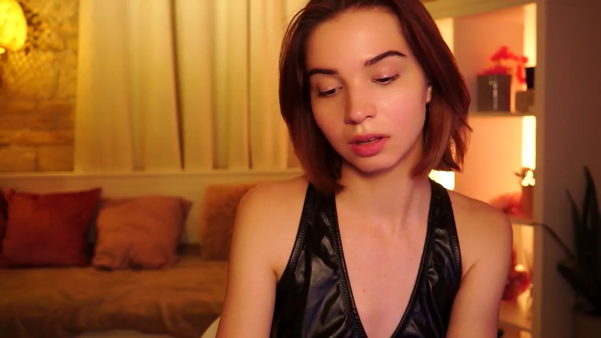 Gallery image thumbnail from Sunny_Honeey's myfreecams stream on, 07/20/2025, 19:23 image 16 of 20