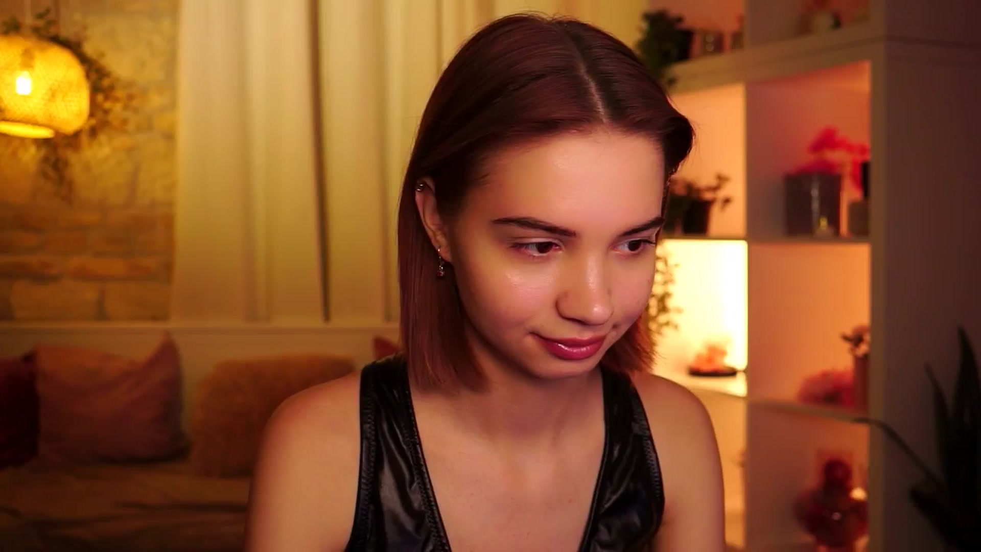 Gallery image thumbnail from Sunny_Honeey's myfreecams stream on, 07/23/2025, 11:23 image 1 of 20