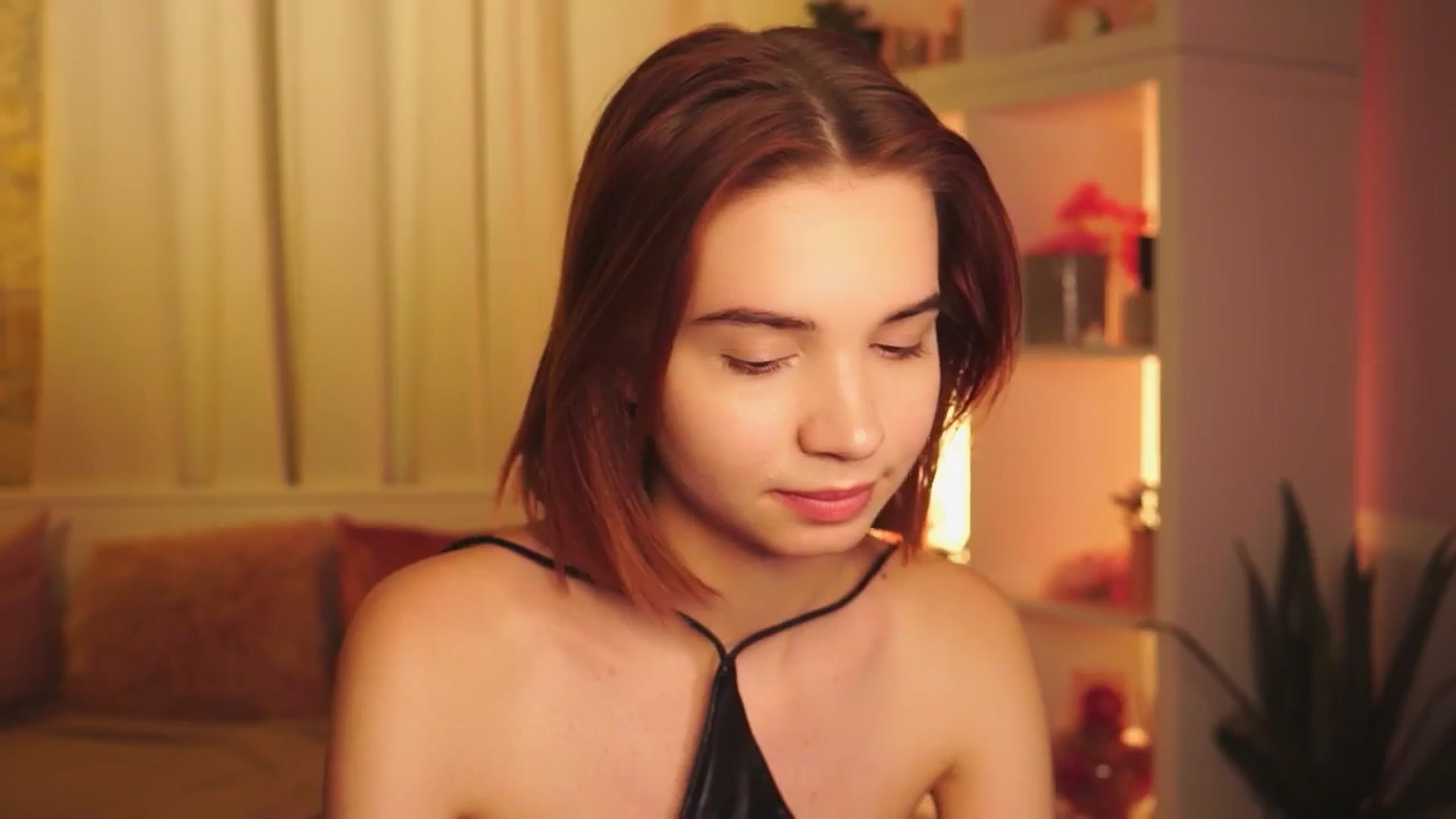 Gallery image thumbnail from Sunny_Honeey's myfreecams stream on, 07/25/2025, 13:16 image 6 of 20