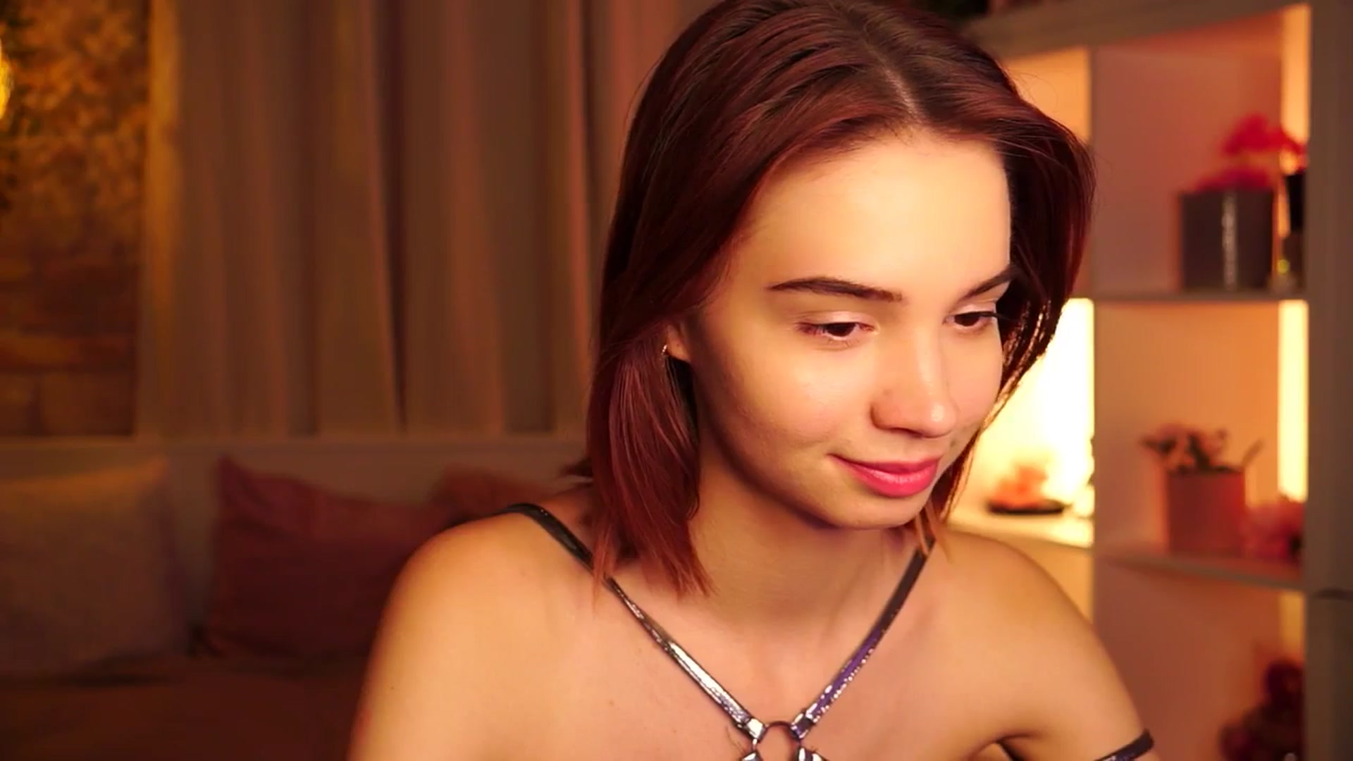 Gallery image thumbnail from Sunny_Honeey's myfreecams stream on, 08/04/2025, 18:33 image 5 of 20