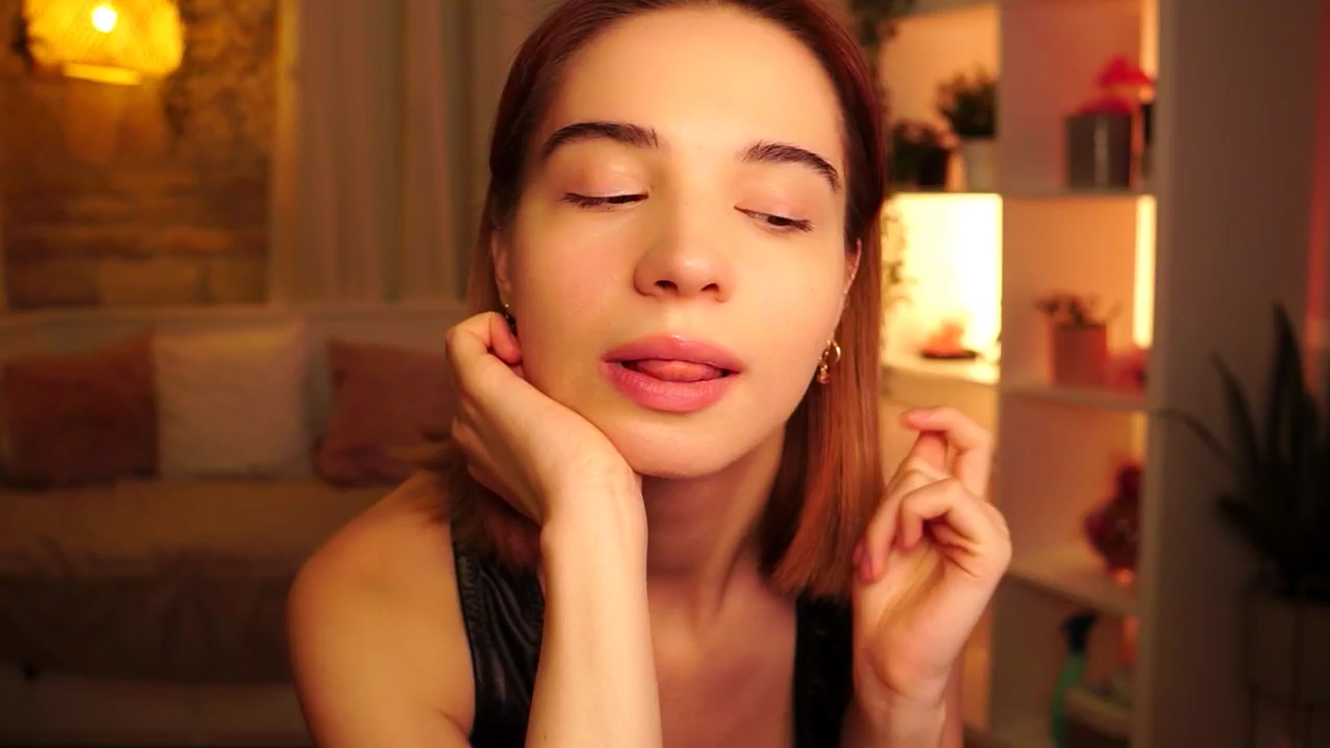 Gallery image thumbnail from Sunny_Honeey's myfreecams stream on, 08/05/2025, 16:53 image 13 of 20