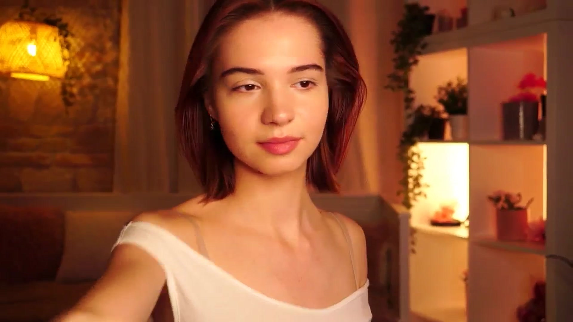 Gallery image thumbnail from Sunny_Honeey's myfreecams stream on, 08/08/2025, 09:53 image 10 of 20