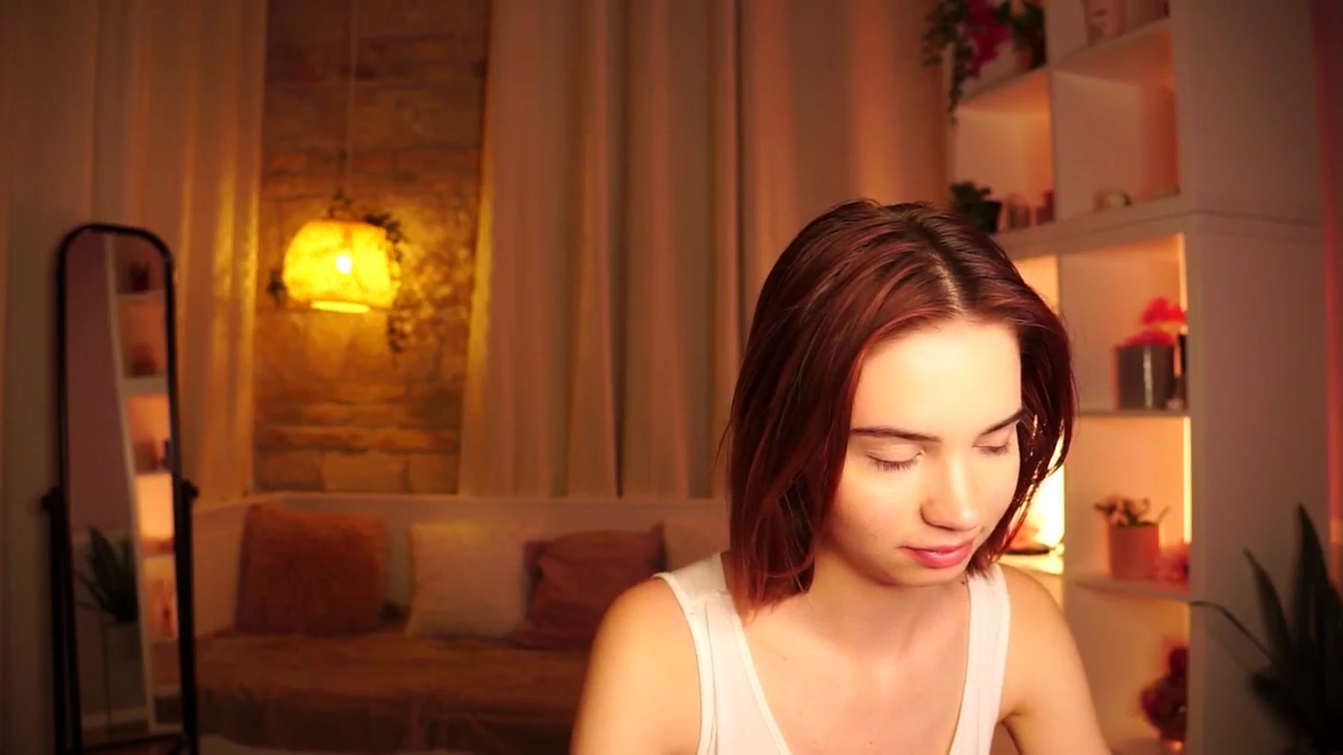Gallery image thumbnail from Sunny_Honeey's myfreecams stream on, 08/08/2025, 12:42 image 8 of 20