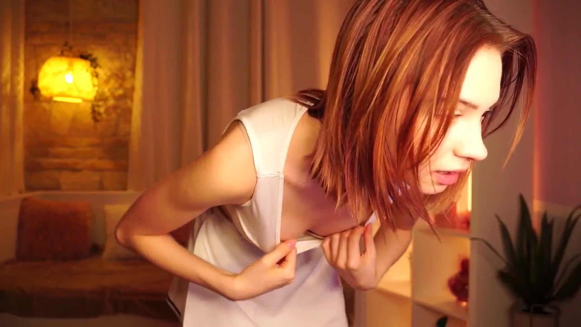 Gallery image thumbnail from Sunny_Honeey's myfreecams stream on, 08/08/2025, 12:42 image 14 of 20