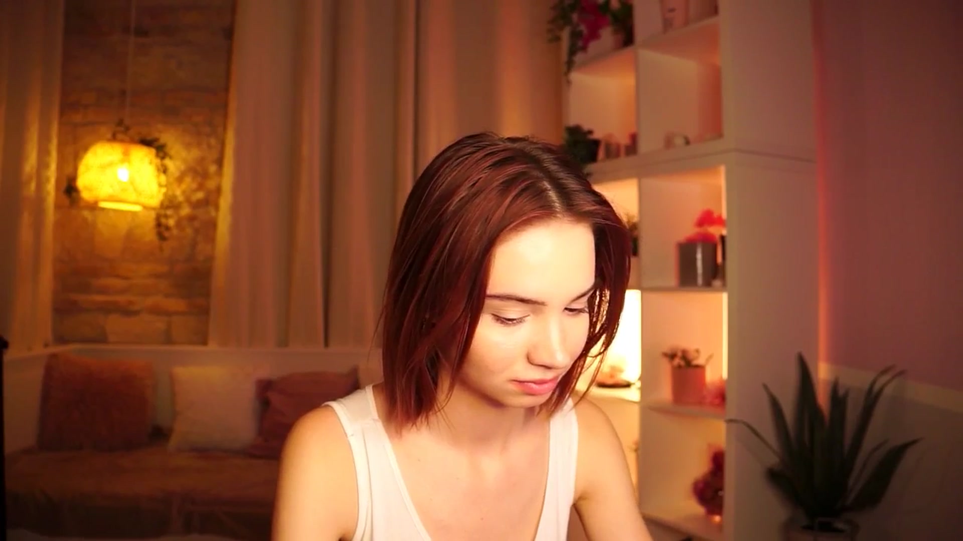 Gallery image thumbnail from Sunny_Honeey's myfreecams stream on, 08/08/2025, 12:42 image 9 of 20