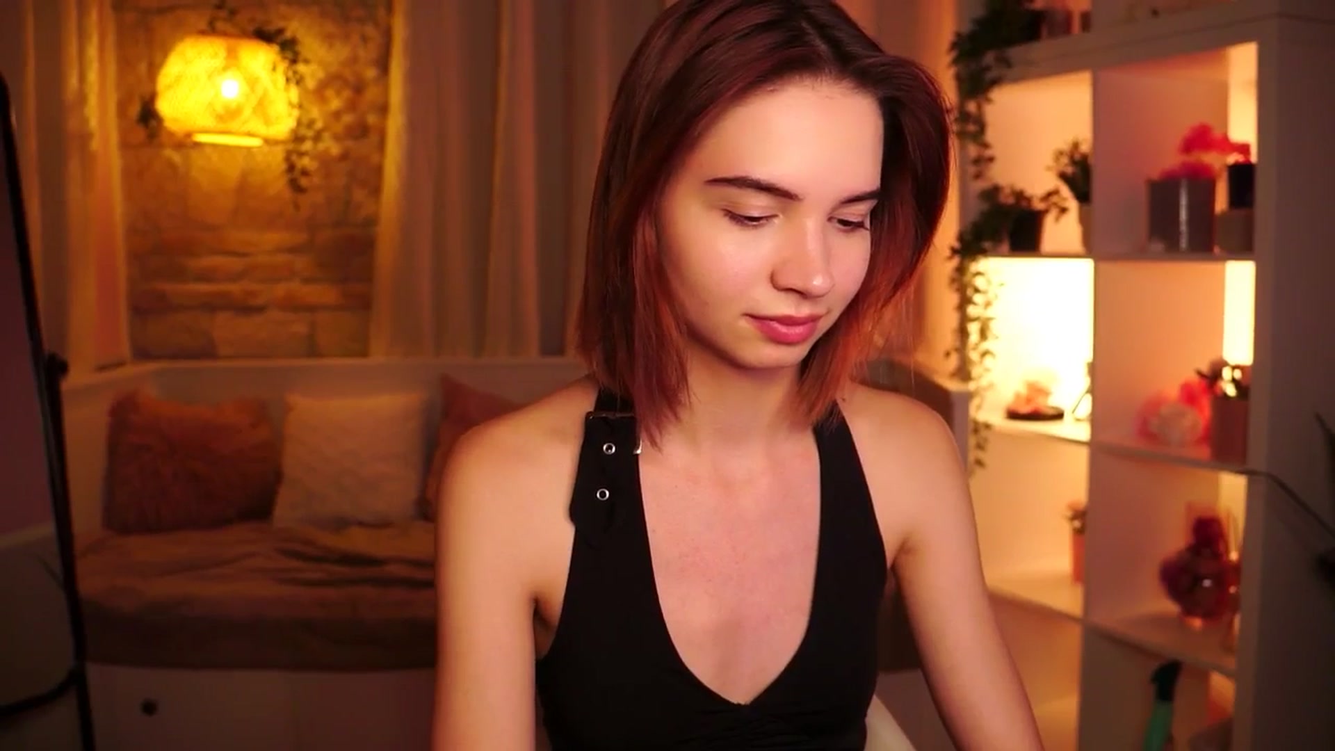 Gallery image thumbnail from Sunny_Honeey's myfreecams stream on, 08/12/2025, 18:39 image 13 of 20
