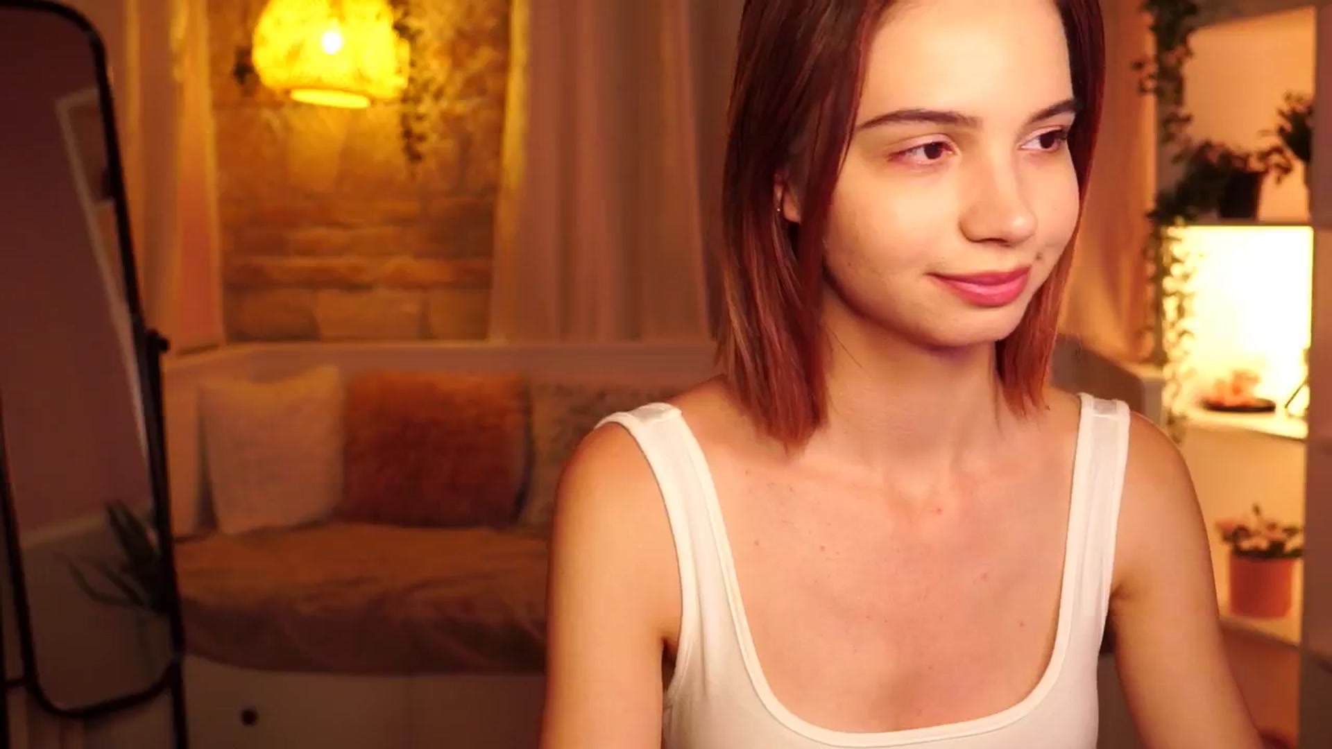 Gallery image thumbnail from Sunny_Honeey's myfreecams stream on, 08/31/2025, 14:16 image 16 of 20