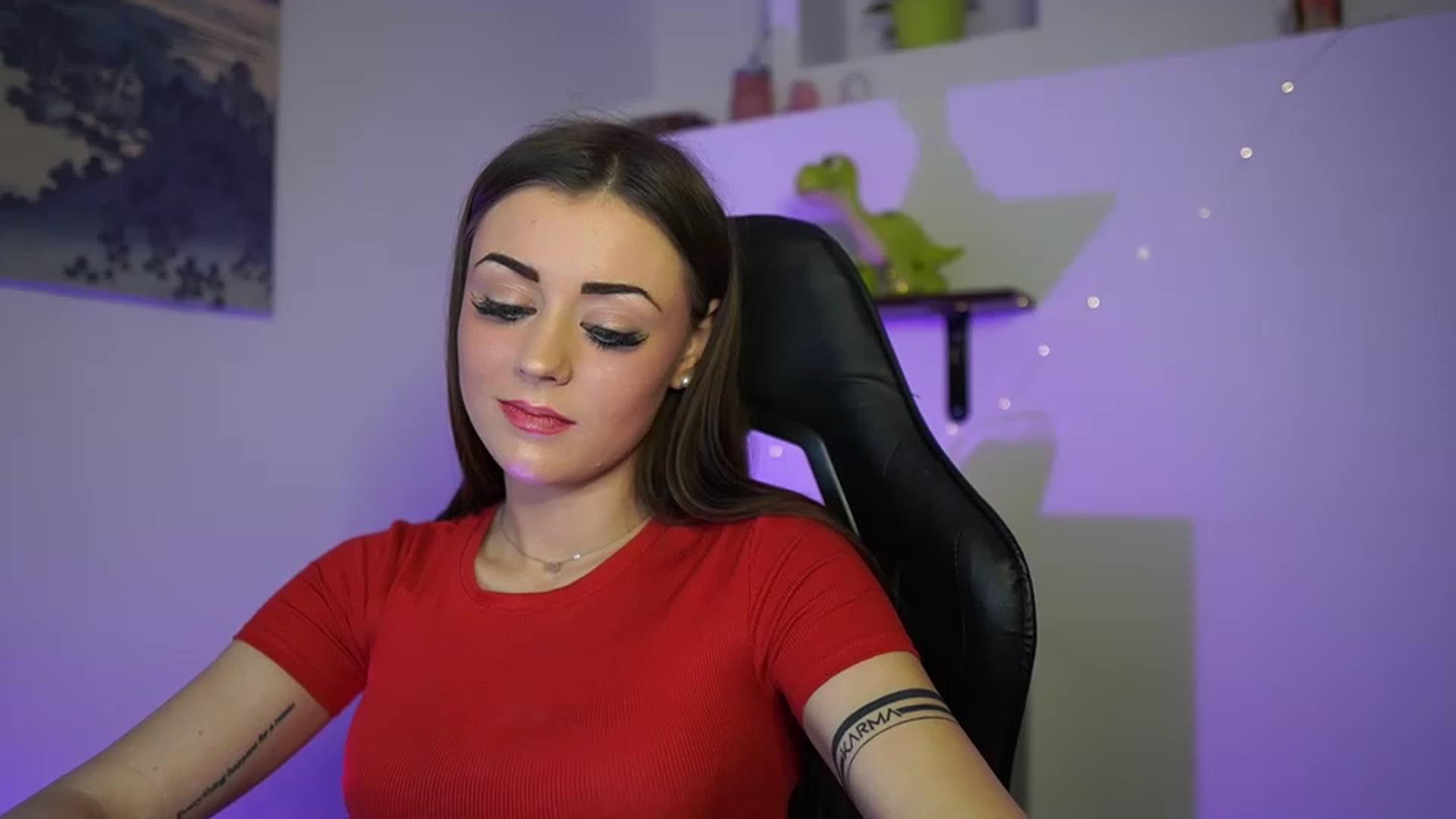 Gallery image thumbnail from Sunny__Leone_'s myfreecams stream on, 03/08/2023, 16:29 image 14 of 20