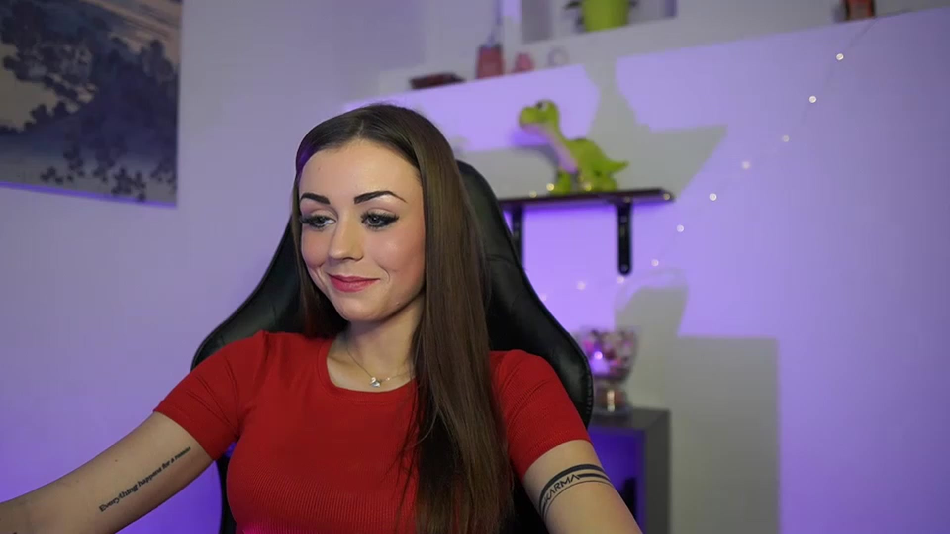 Gallery image thumbnail from Sunny__Leone_'s myfreecams stream on, 03/08/2023, 18:08 image 16 of 20