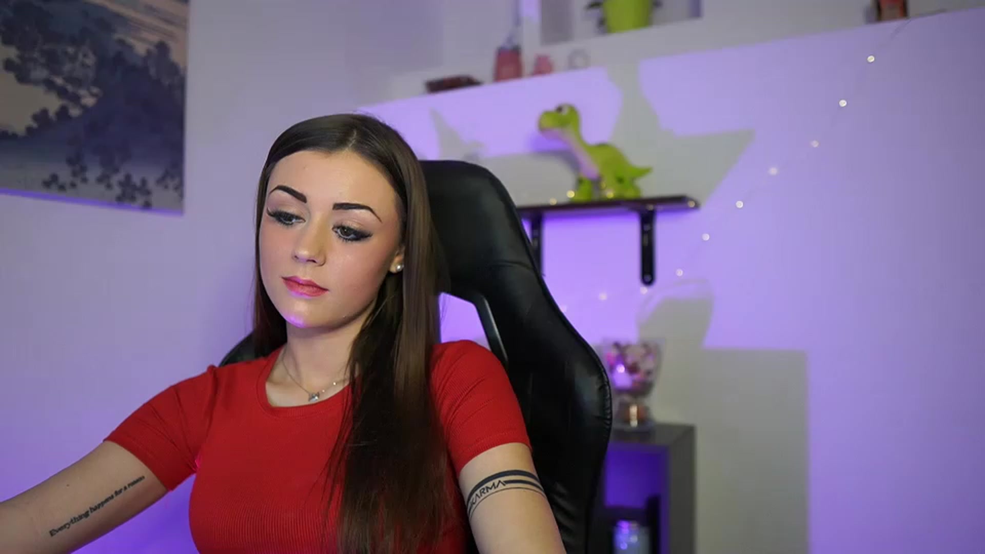 Gallery image thumbnail from Sunny__Leone_'s myfreecams stream on, 03/08/2023, 18:08 image 11 of 20