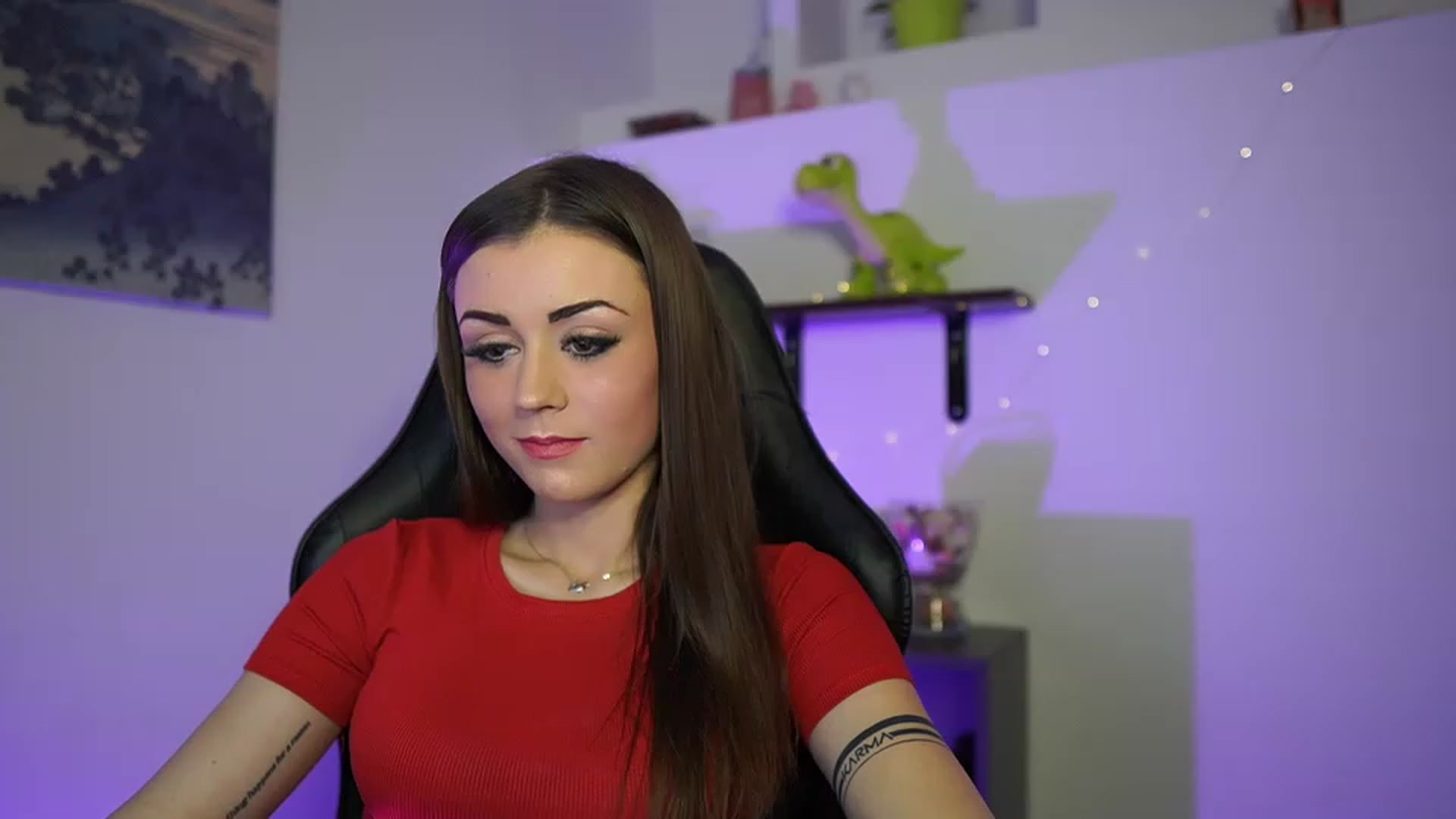 Gallery image thumbnail from Sunny__Leone_'s myfreecams stream on, 03/08/2023, 18:08 image 15 of 20