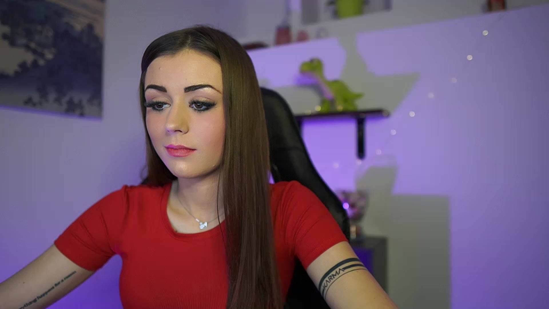 Gallery image thumbnail from Sunny__Leone_'s myfreecams stream on, 03/08/2023, 18:08 image 1 of 20