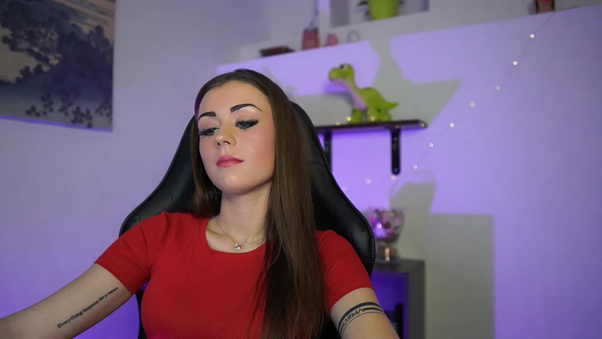 Gallery image thumbnail from Sunny__Leone_'s myfreecams stream on, 03/08/2023, 18:08 image 13 of 20