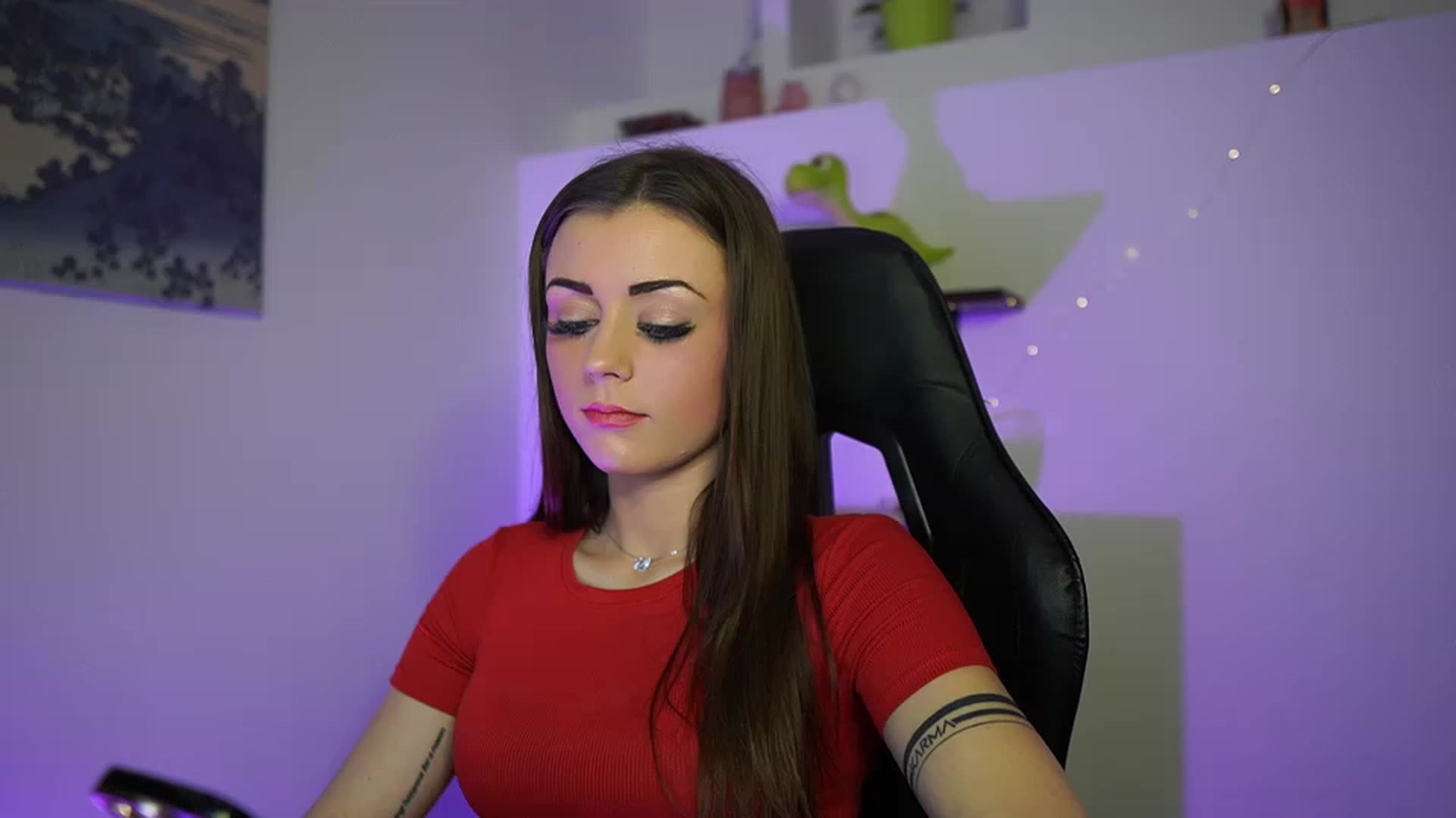 Gallery image thumbnail from Sunny__Leone_'s myfreecams stream on, 03/08/2023, 18:55 image 8 of 20