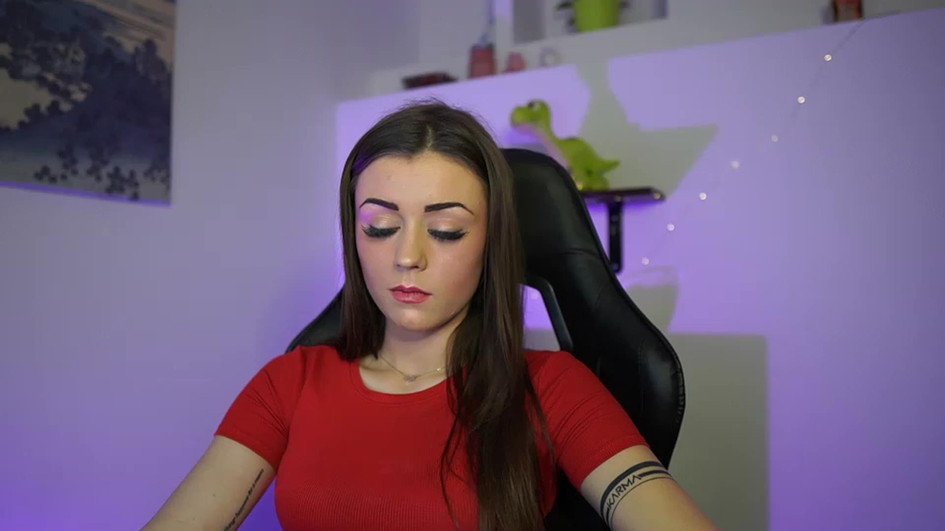 Gallery image thumbnail from Sunny__Leone_'s myfreecams stream on, 03/08/2023, 18:55 image 10 of 20