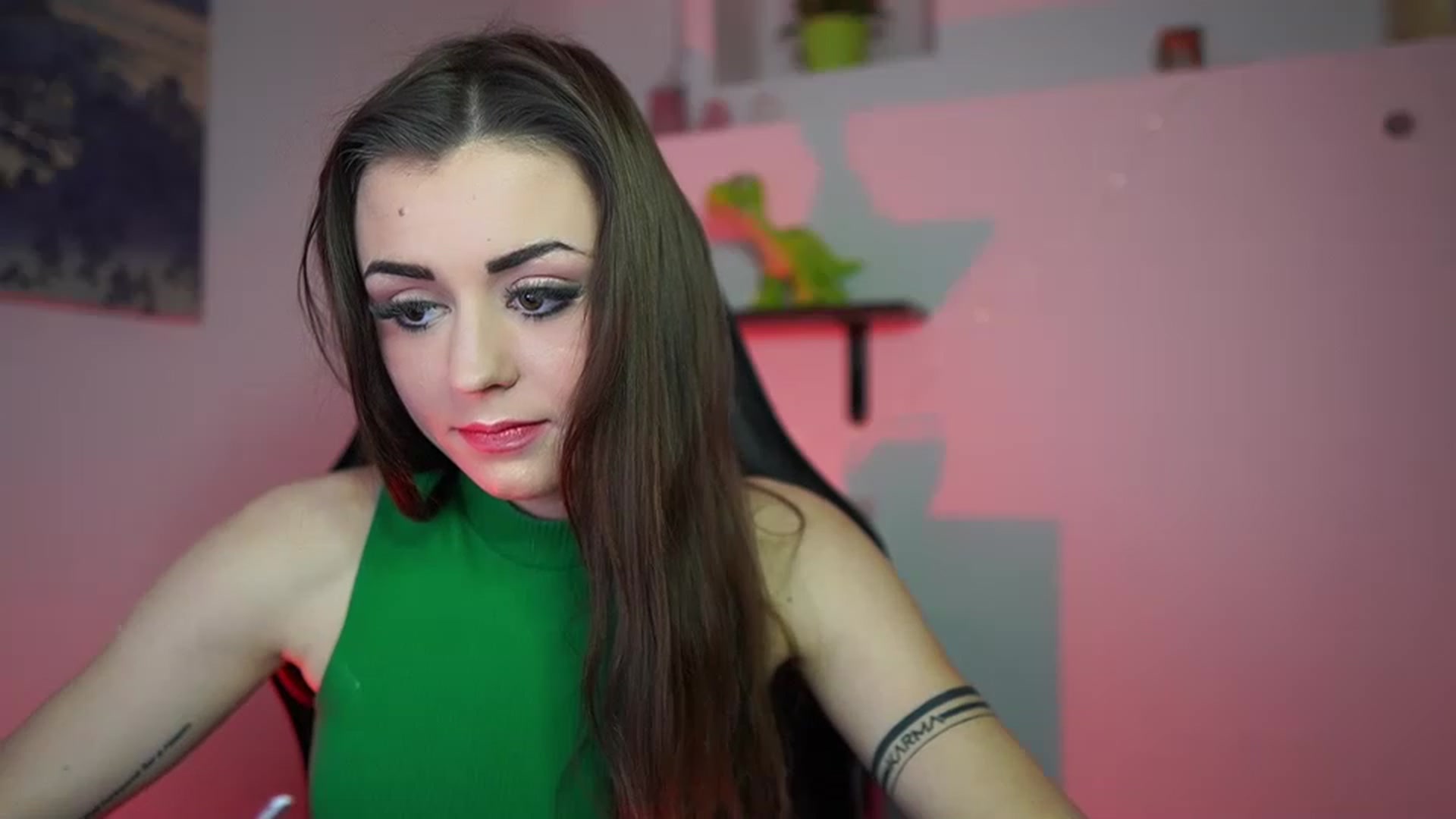 Gallery image thumbnail from Sunny__Leone_'s myfreecams stream on, 03/11/2023, 21:43 image 19 of 20