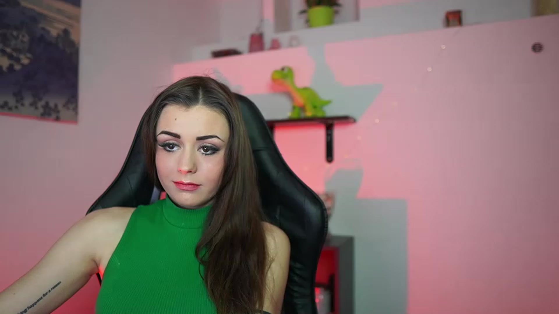 Gallery image thumbnail from Sunny__Leone_'s myfreecams stream on, 03/11/2023, 21:43 image 6 of 20