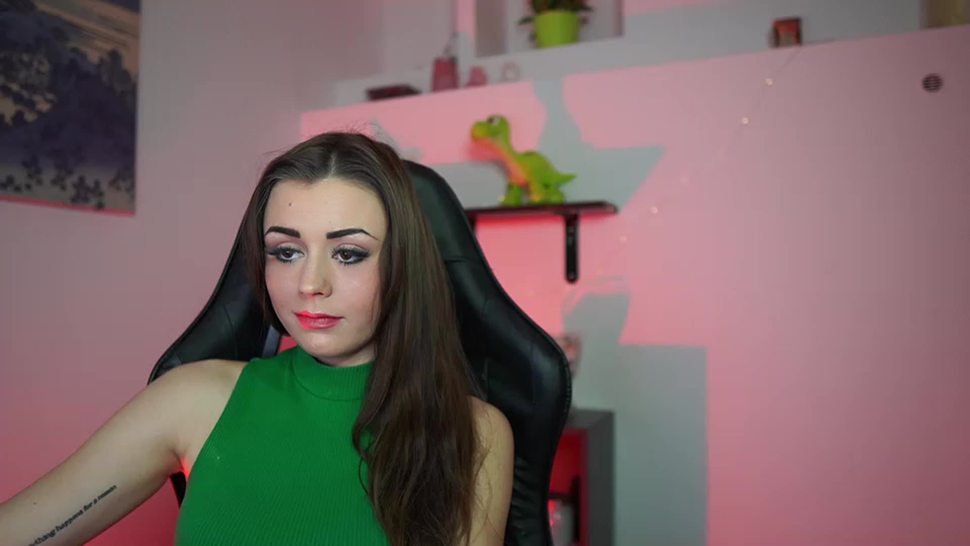 Gallery image thumbnail from Sunny__Leone_'s myfreecams stream on, 03/11/2023, 21:43 image 5 of 20