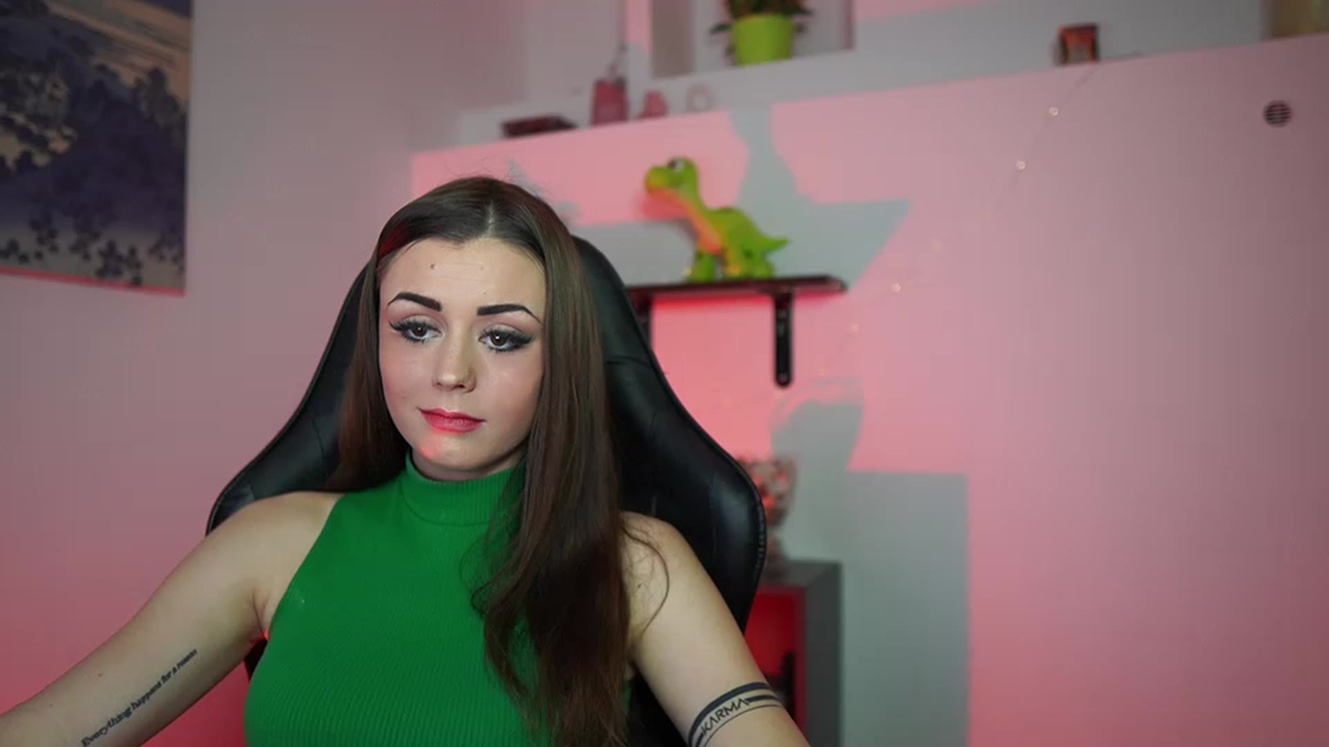Gallery image thumbnail from Sunny__Leone_'s myfreecams stream on, 03/11/2023, 22:34 image 3 of 20