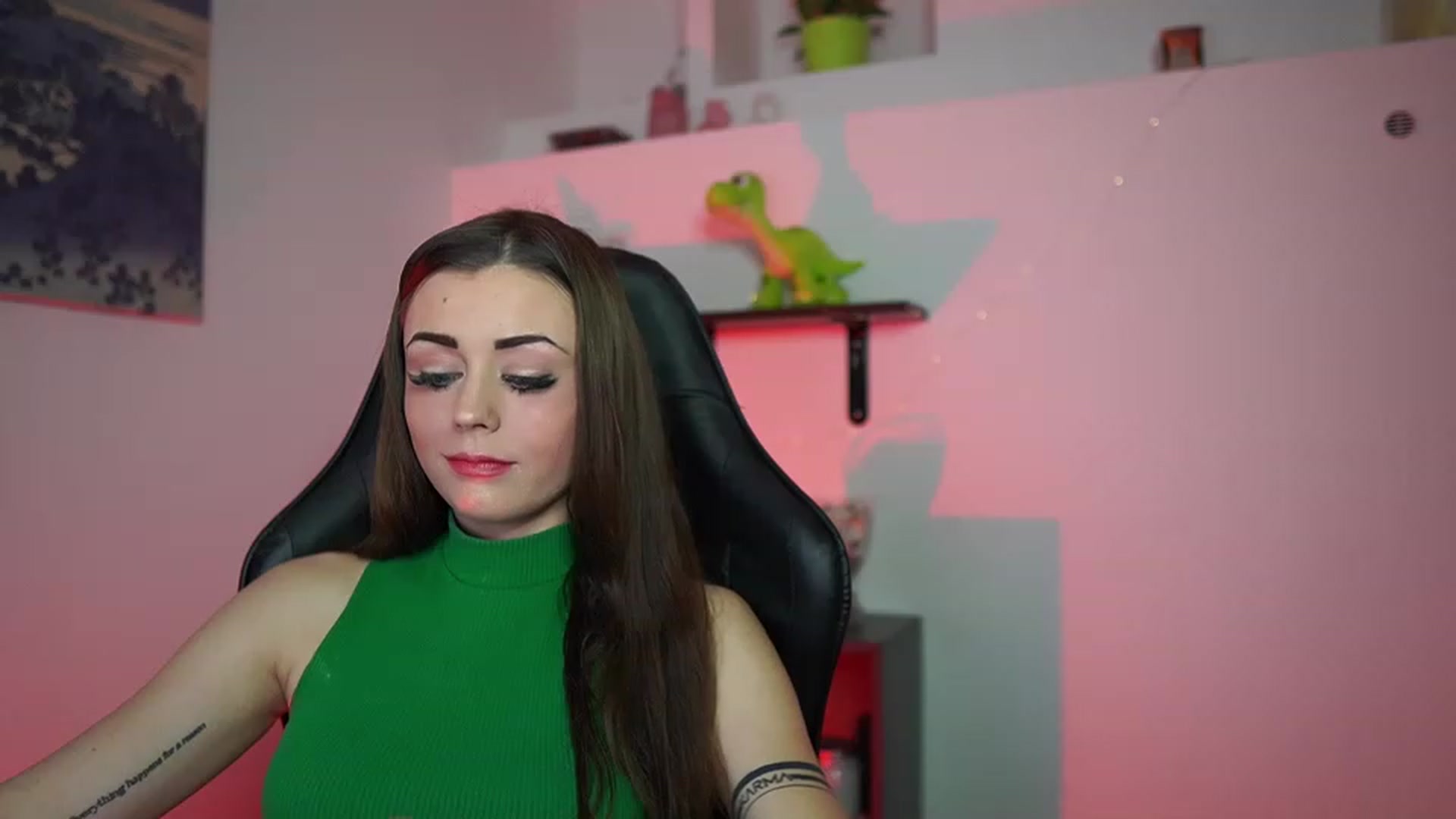 Gallery image thumbnail from Sunny__Leone_'s myfreecams stream on, 03/11/2023, 22:34 image 7 of 20