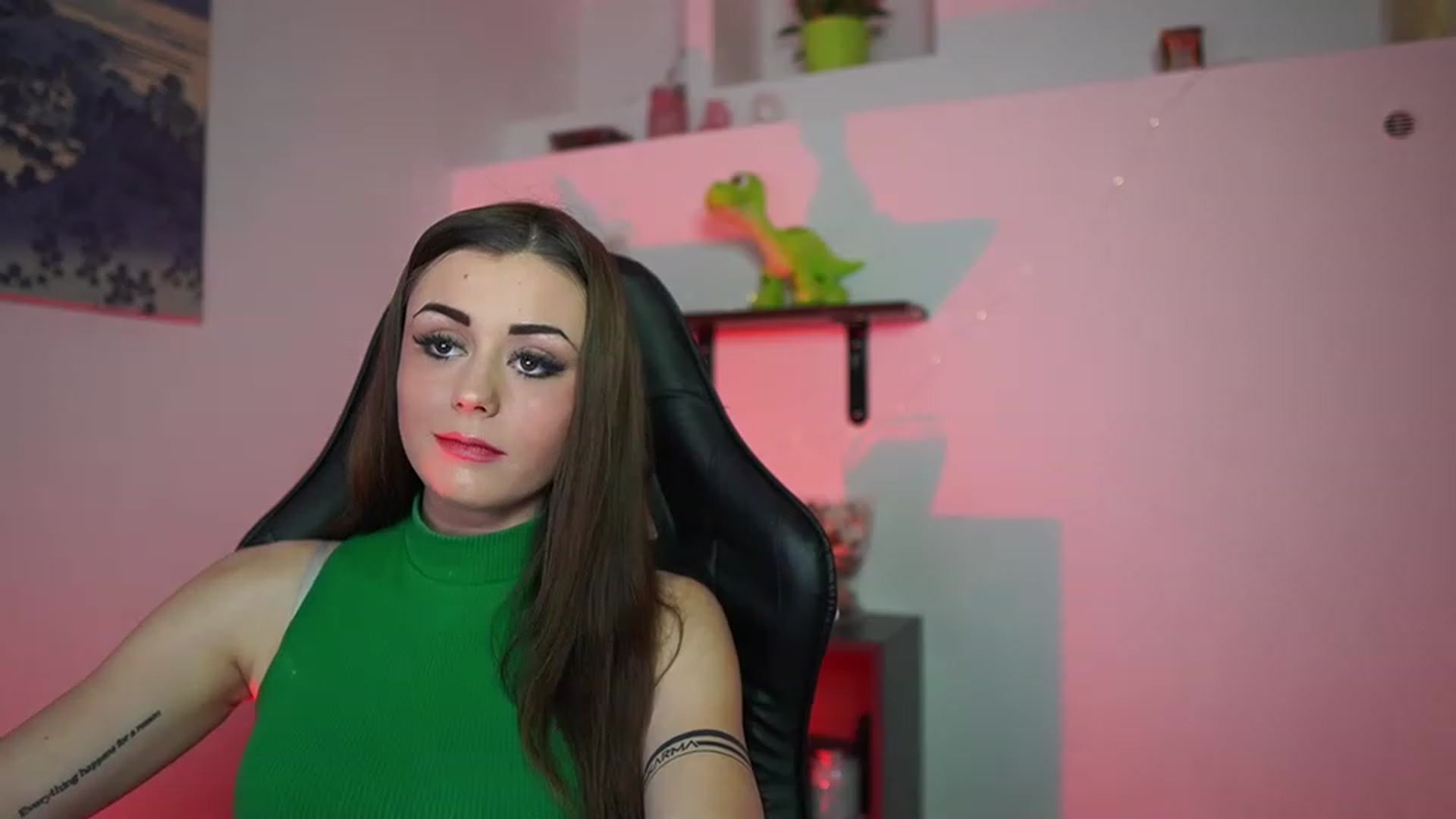 Gallery image thumbnail from Sunny__Leone_'s myfreecams stream on, 03/11/2023, 22:34 image 2 of 20